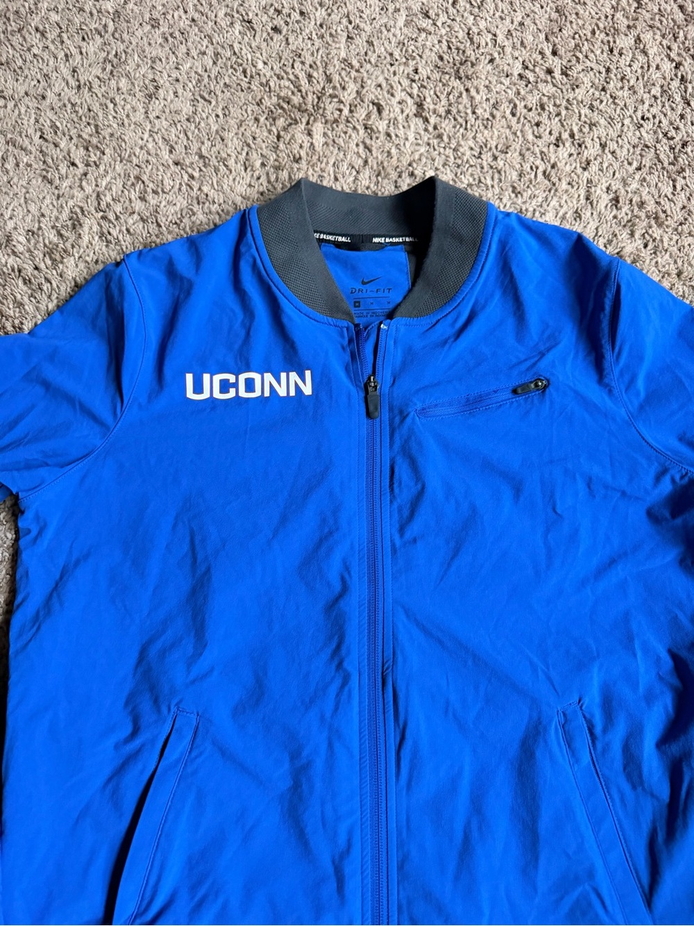 Nike Basketball Bomber Jacket UCONN Huskies Connecticut Full Zip Blue Medium